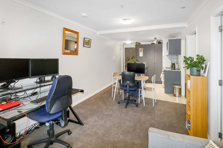 Photo of property in Monvie Apartments, 701/15 Holland Street, Te Aro, Wellington, 6011