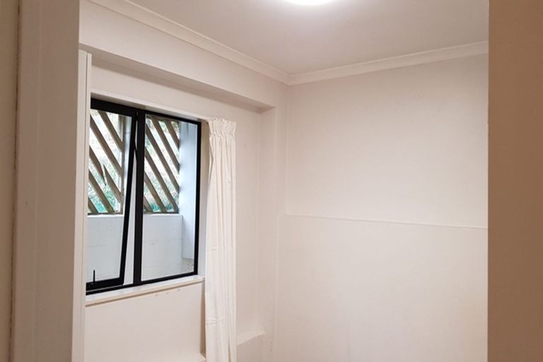 Photo of property in 348 East Coast Road, Sunnynook, Auckland, 0632