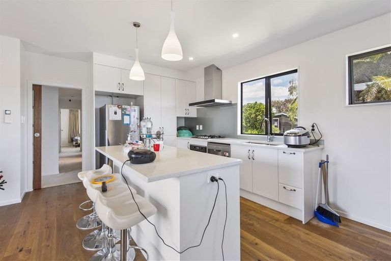 Photo of property in 103 Hutchinsons Road, Bucklands Beach, Auckland, 2014