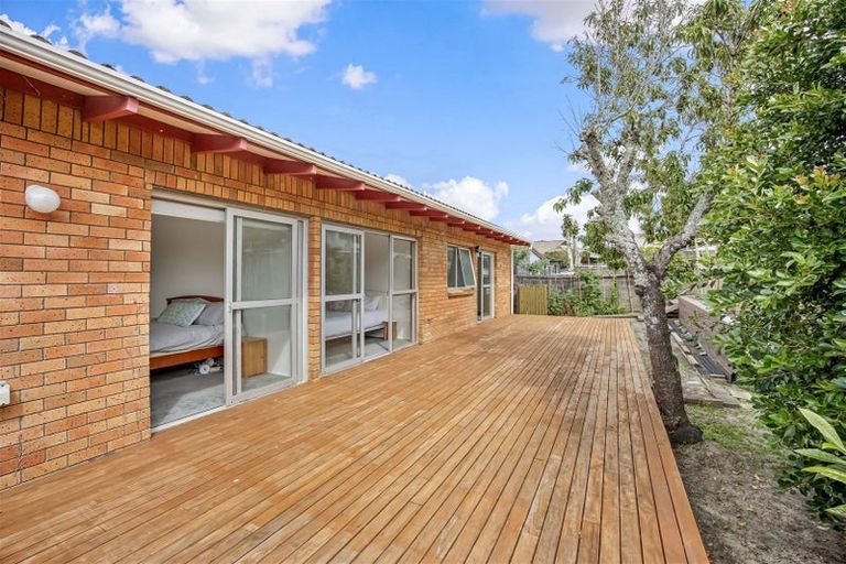 Photo of property in 20 Stapleford Crescent, Browns Bay, Auckland, 0630