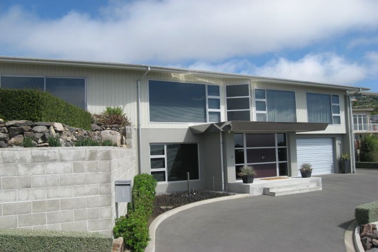 Photo of property in 1 Rifleman Lane, Redcliffs, Christchurch, 8081