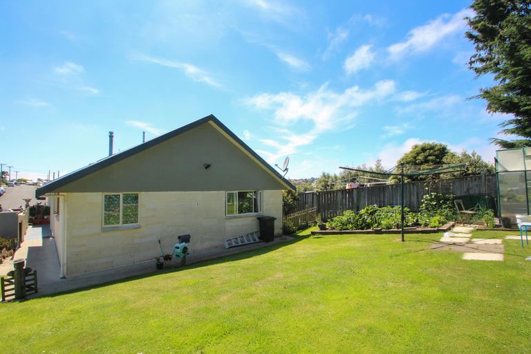 Photo of property in 4 Leven Street, South Hill, Oamaru, 9400