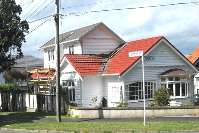 Photo of property in 11 Dundas Street, Seatoun, Wellington, 6022