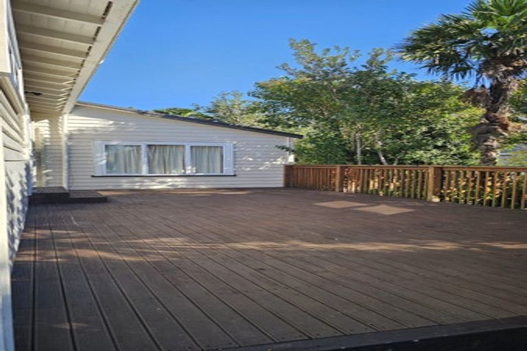 Photo of property in 581 Great South Road, Rosehill, Papakura, 2113