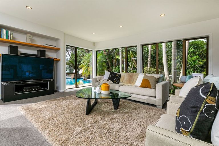 Photo of property in 25 Kingfisher Grove, Greenhithe, Auckland, 0632