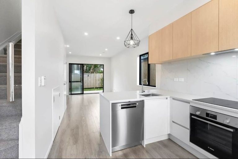 Photo of property in 19/12 Arney Road, Ranui, Auckland, 0612