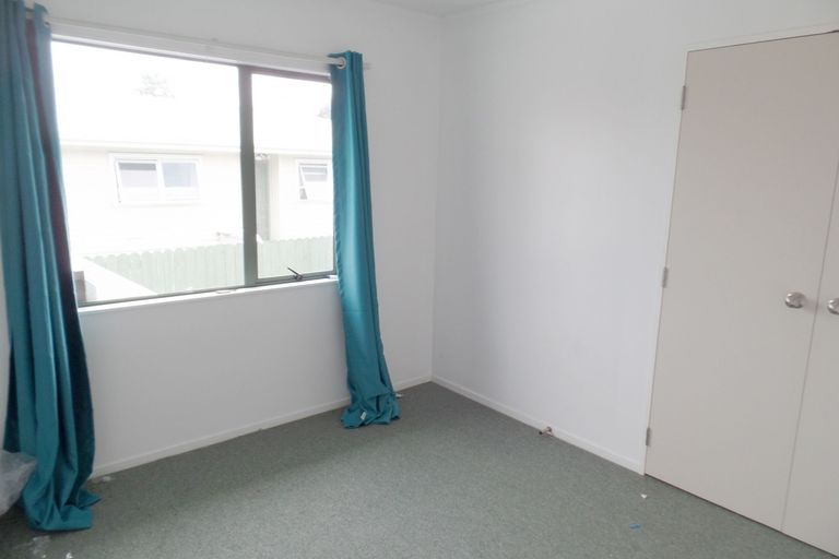 Photo of property in 3a Waterview Road West, Takanini, 2112