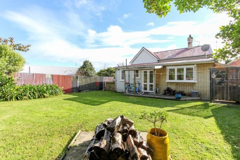 Photo of property in 25 Gaine Street, New Plymouth, 4310
