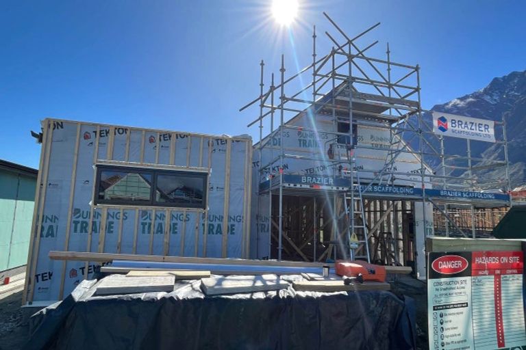 Photo of property in 18 Plough Street, Jacks Point, 9371