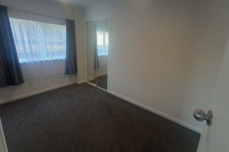 Photo of property in 11 Jenelin Road, Glendene, Auckland, 0602