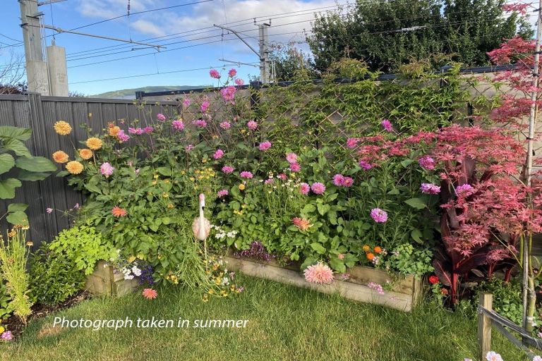 Photo of property in 24 Te Kaeaea Crescent, Wallaceville, Upper Hutt, 5018