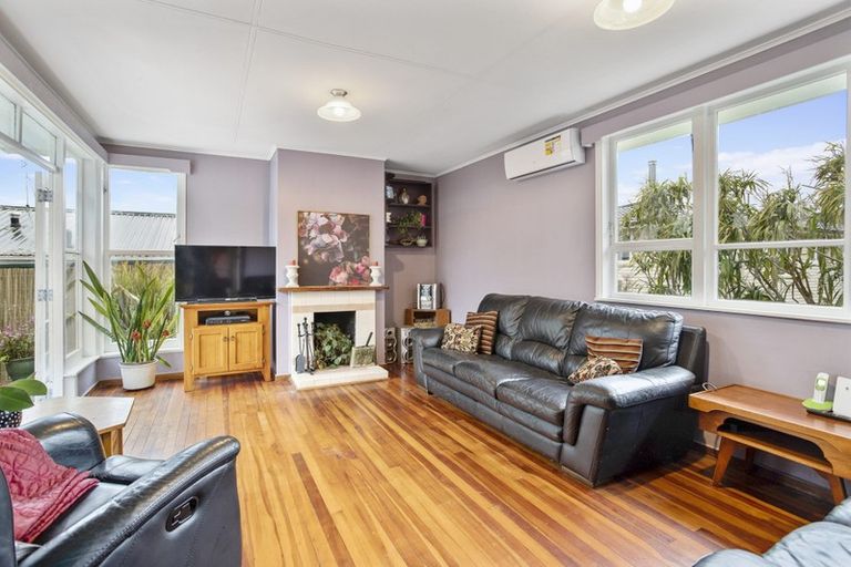 Photo of property in 1/6 Titoki Avenue, Mangere Bridge, Auckland, 2022