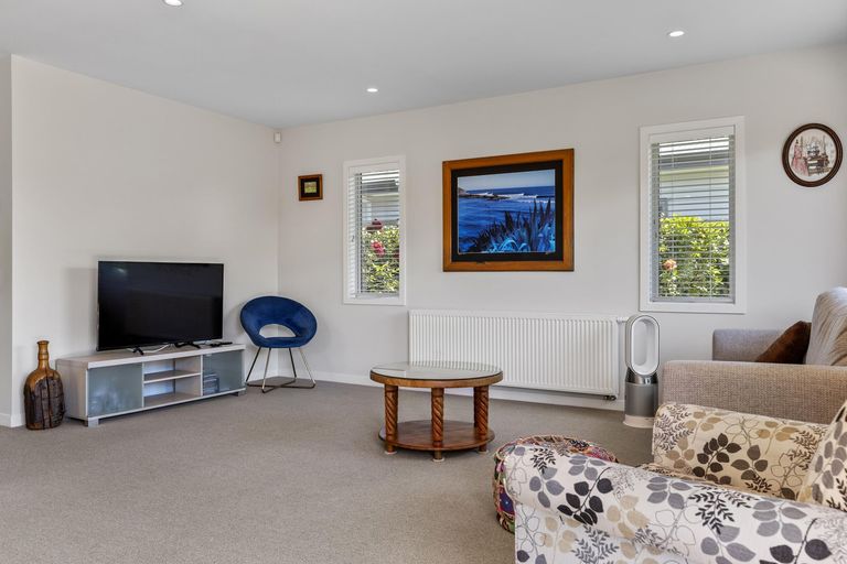 Photo of property in 25 Chateau Crescent, Rangatira Park, Taupo, 3330