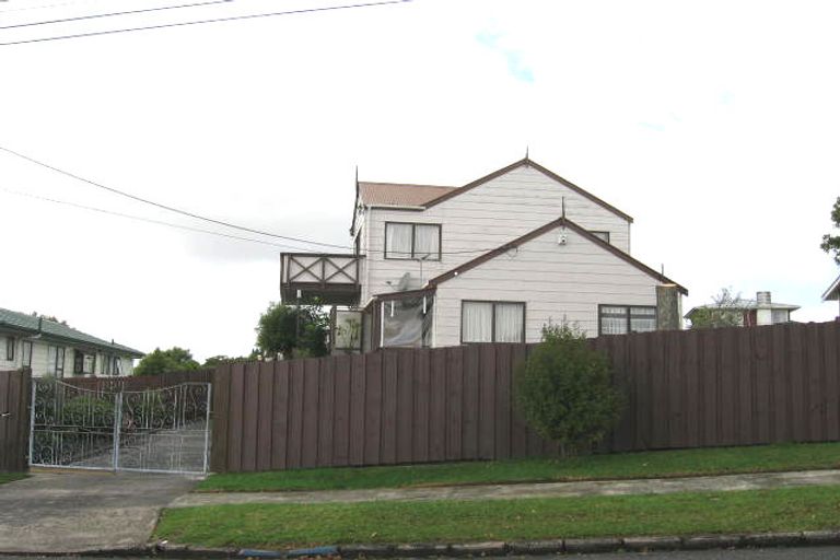 Photo of property in 104 Woodglen Road, Glen Eden, Auckland, 0602