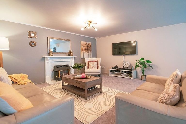 Photo of property in 12 College Drive, Paraparaumu, 5032