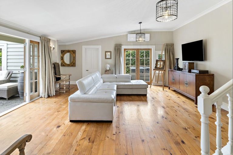 Photo of property in 269 High Street North, Carterton, 5713