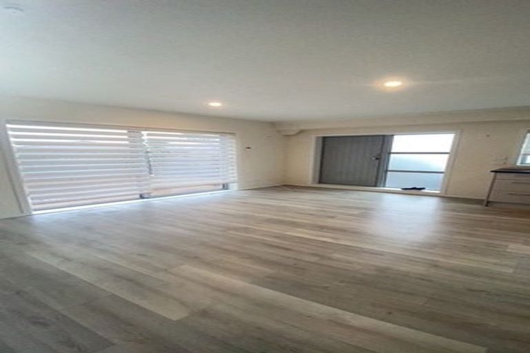 Photo of property in 12 Fielding Crescent, Farm Cove, Auckland, 2012