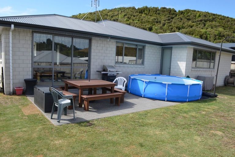 Photo of property in 16 Rochfort Crescent, Pyes Pa, Tauranga, 3112