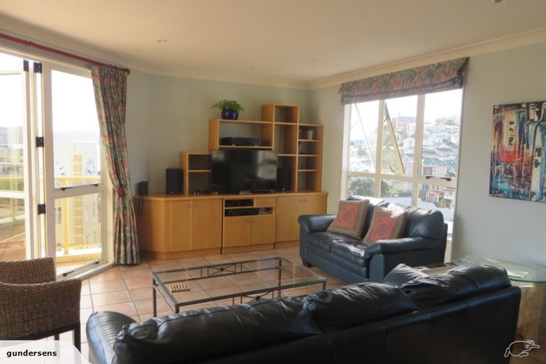 Photo of property in 9/5b Kent Terrace, Mount Victoria, Wellington, 6011