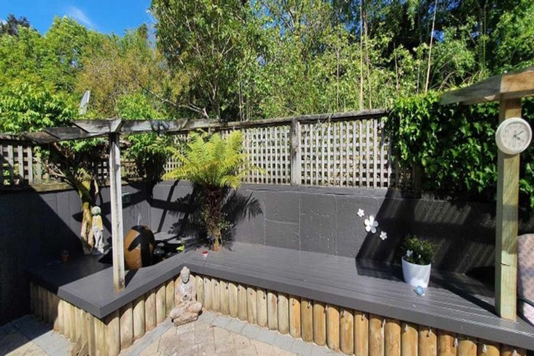 Photo of property in 35 Fendalton Crescent, Pinehaven, Upper Hutt, 5019