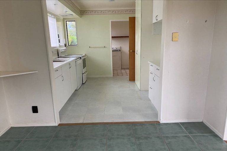Photo of property in 2 Marram Way, Peka Peka, Waikanae, 5391