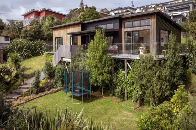 Photo of property in 1 Aroaro Lane, Raglan, 3225