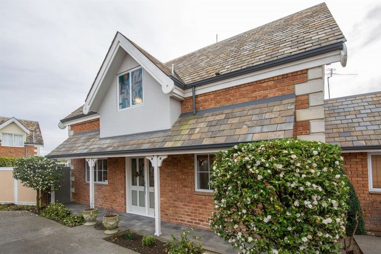 Photo of property in 233b Avonhead Road, Avonhead, Christchurch, 8042