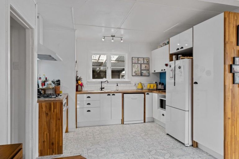 Photo of property in 8a Farnworth Avenue, Holdens Bay, Rotorua, 3010