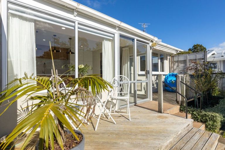 Photo of property in 46 Doralto Road, Frankleigh Park, New Plymouth, 4310