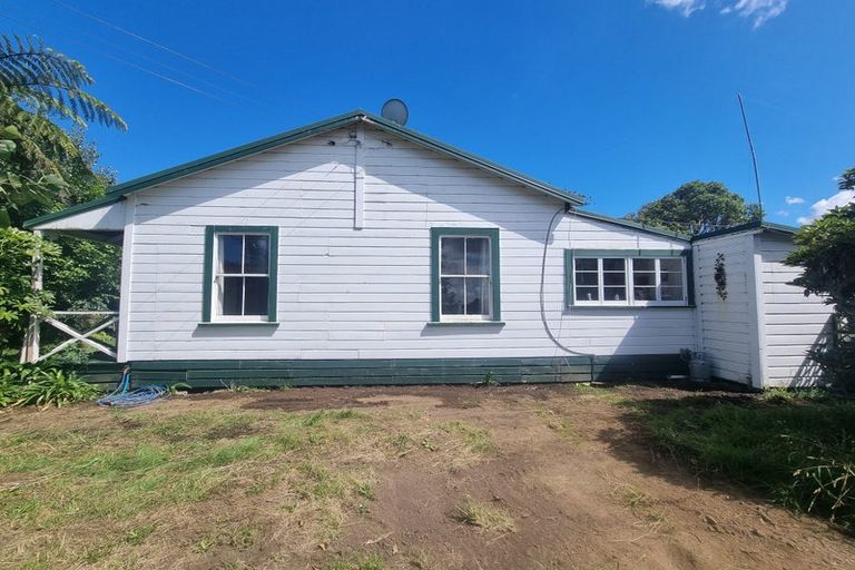 Photo of property in 150 Wirihana Road, Hawera, 4674