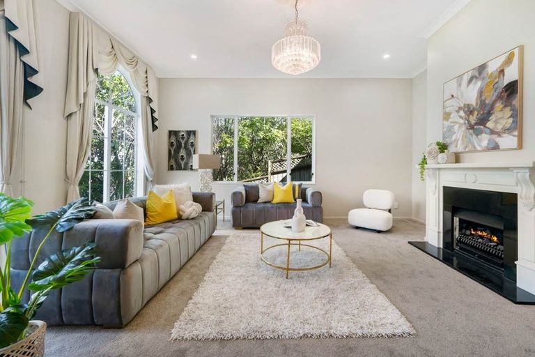 Photo of property in 31 Cricklade Terrace, Windsor Park, Auckland, 0632