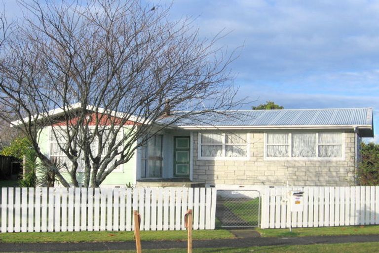 Photo of property in 62 Oakfield Crescent, Pukete, Hamilton, 3200