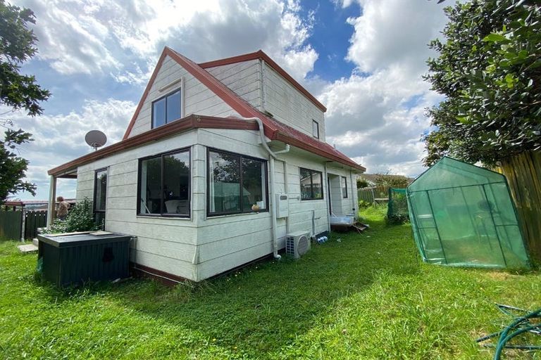 Photo of property in 8b Greenstone Place, Clover Park, Auckland, 2019