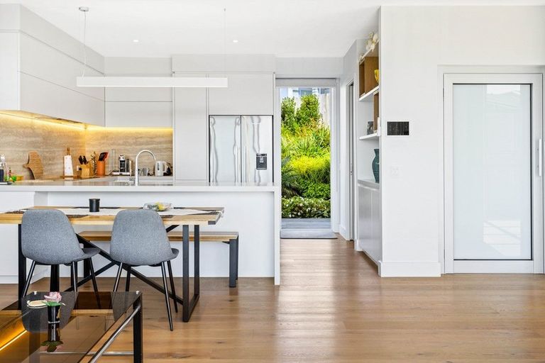 Photo of property in 65 Landmark Terrace, Orewa, 0931