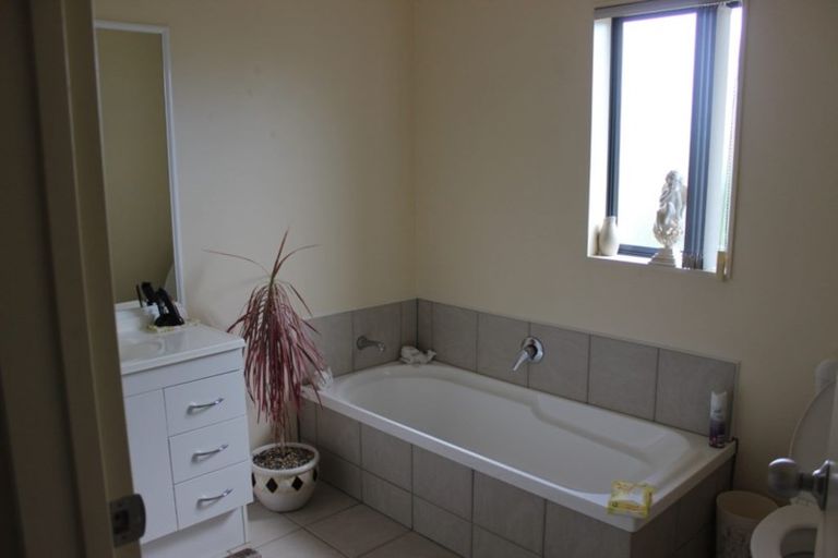 Photo of property in 87 Rathmar Drive, Manurewa, Auckland, 2105