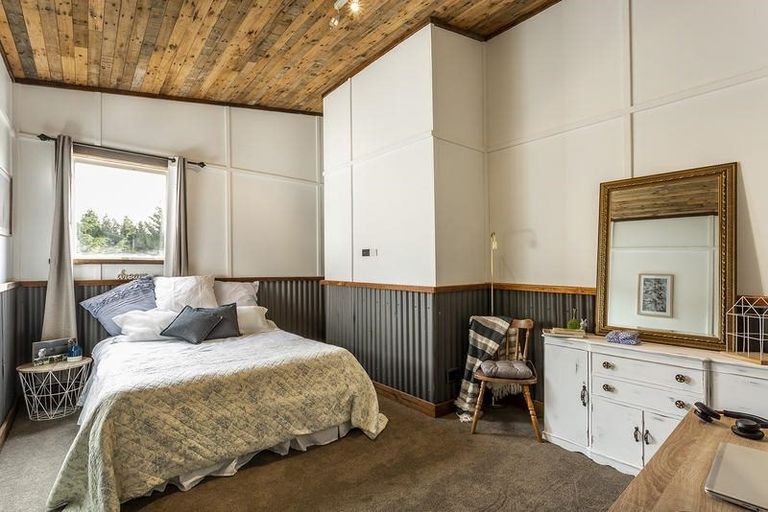 Photo of property in 50 Green Island Bush Road, Blackhead, Dunedin, 9076