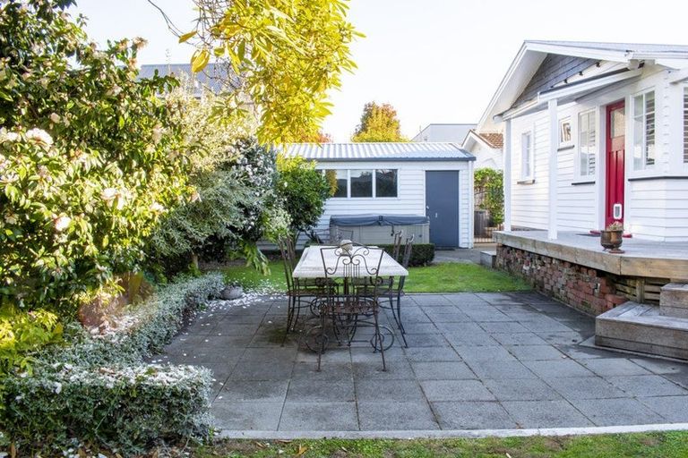 Photo of property in 44 Manapouri Crescent, Hokowhitu, Palmerston North, 4410