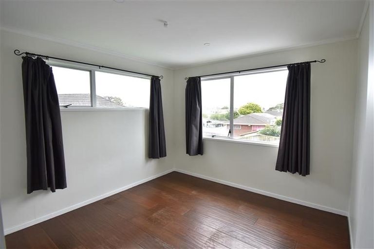 Photo of property in 8 Kelman Road, Kelston, Auckland, 0602