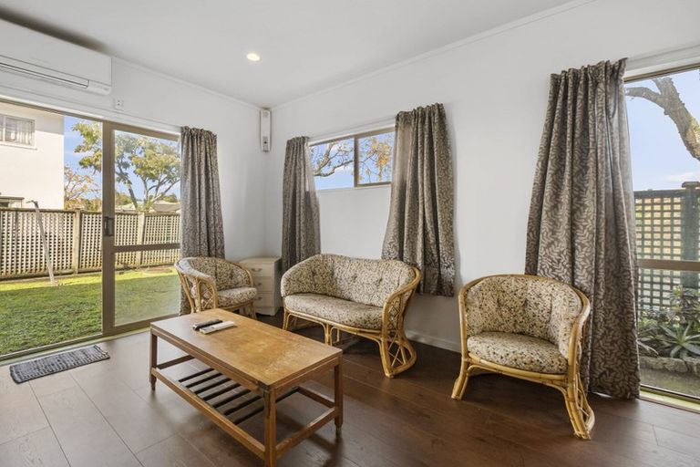 Photo of property in 1 Butia Avenue, Henderson, Auckland, 0612