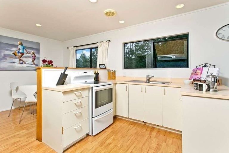 Photo of property in 144 Spinella Drive, Bayview, Auckland, 0629