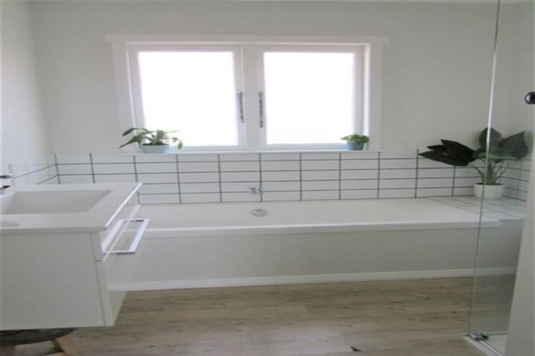 Photo of property in 32 Towers Street, Paeroa, 3600