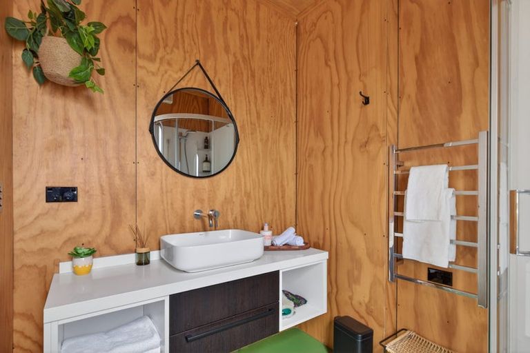 Photo of property in 1535a Teviot Road, Millers Flat, Roxburgh, 9572