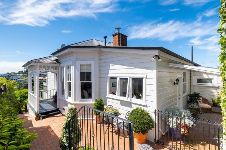 Photo of property in 11 Lincoln Road, Bluff Hill, Napier, 4110