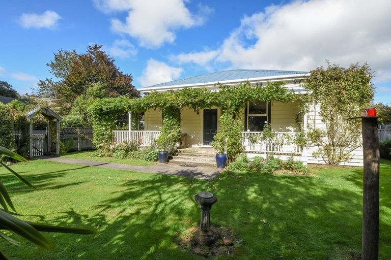 Photo of property in 60 Kuratawhiti Street, Greytown, 5712