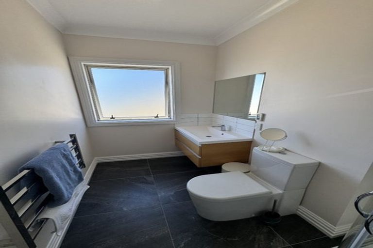 Photo of property in 37a Mana Street, Vogeltown, Wellington, 6021