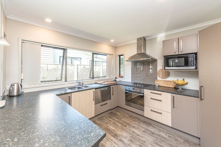 Photo of property in Caversham Park, 2/7 Caversham Road, Westmere, Whanganui, 4501