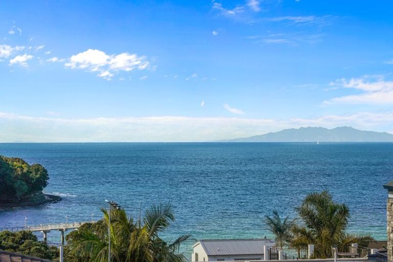 Photo of property in 19 Scarboro Terrace, Murrays Bay, Auckland, 0630