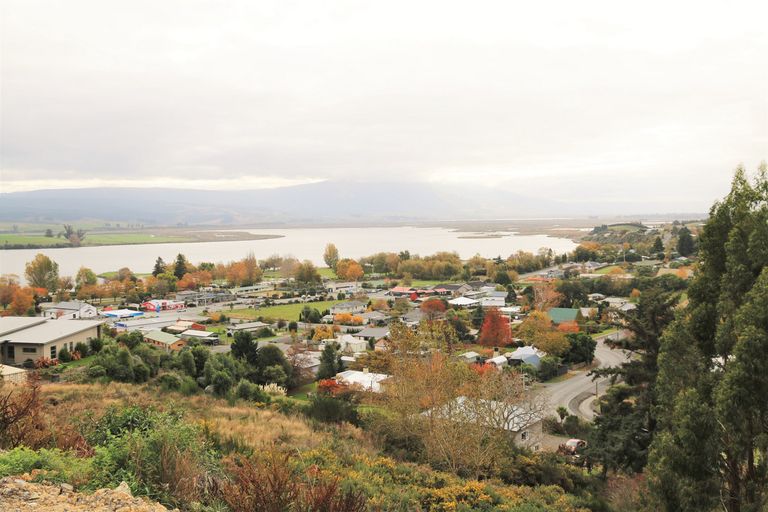 Photo of property in 33 Castle Street, Waihola, Milton, 9073