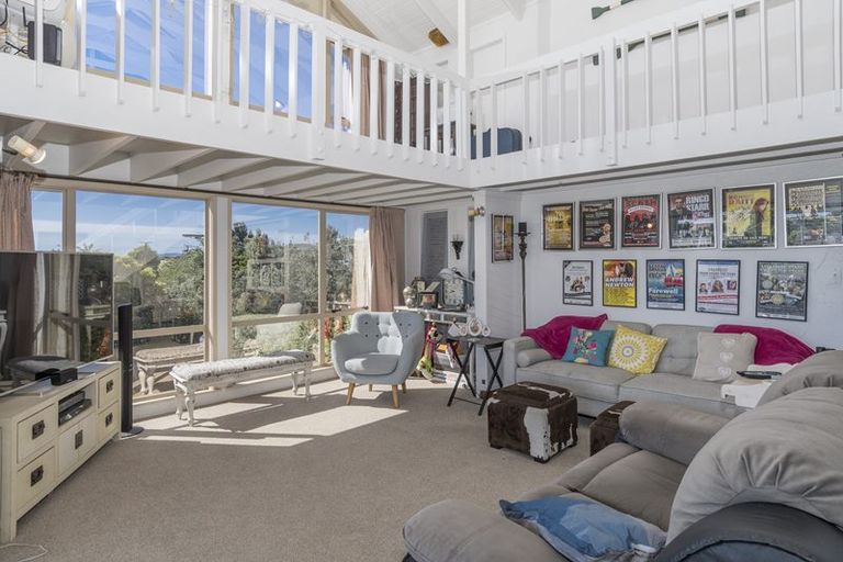 Photo of property in 36 Omokoroa Road, Omokoroa, 3114