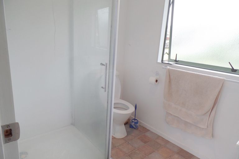 Photo of property in 3a Waterview Road West, Takanini, 2112